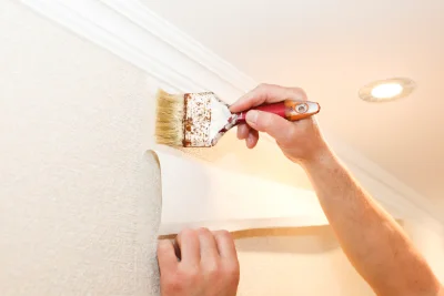 Pose de papier peint à Vernoy — revêtements muraux et toiles de verre